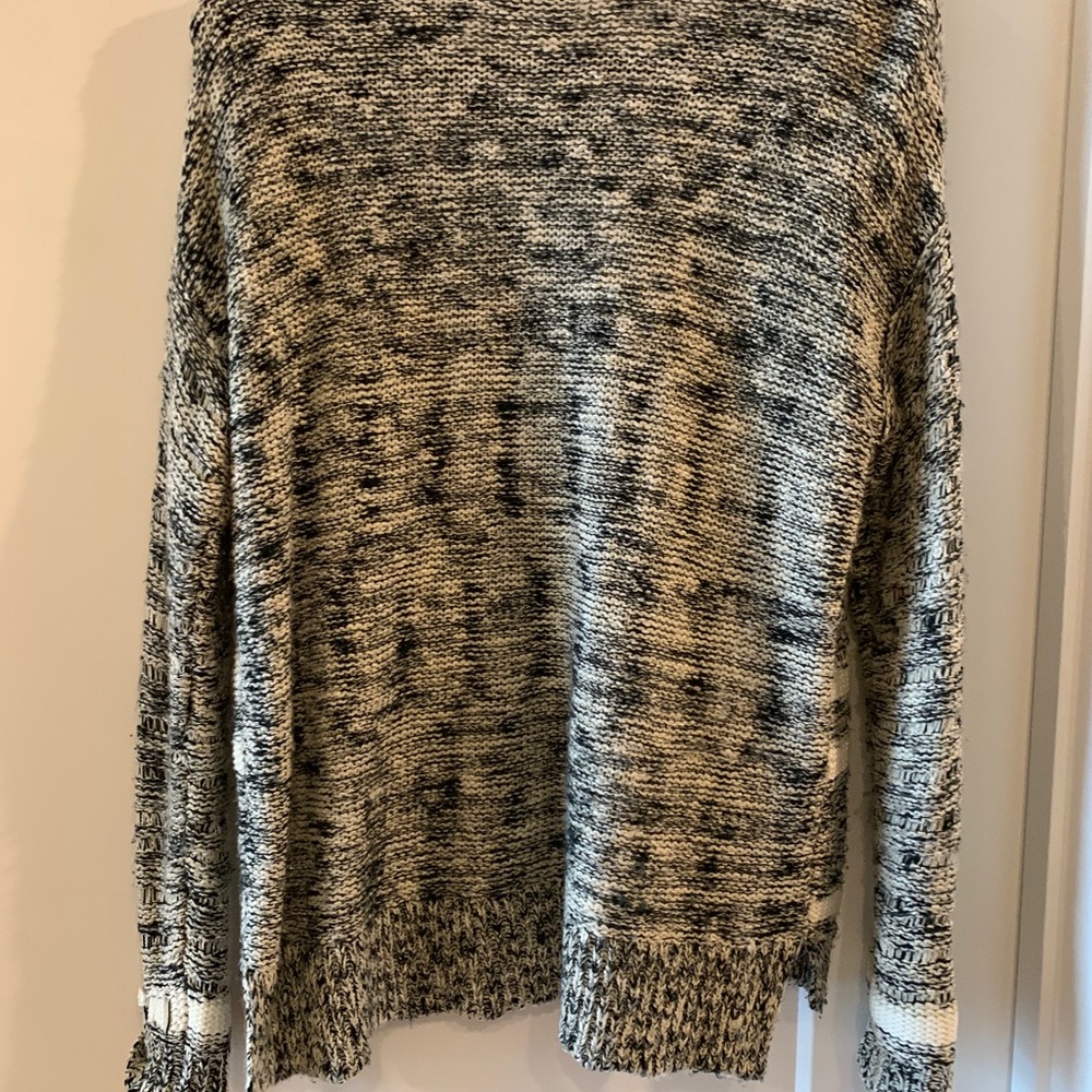 Knot Sisters Abstract Knit Sweater - Picture 4 of 4